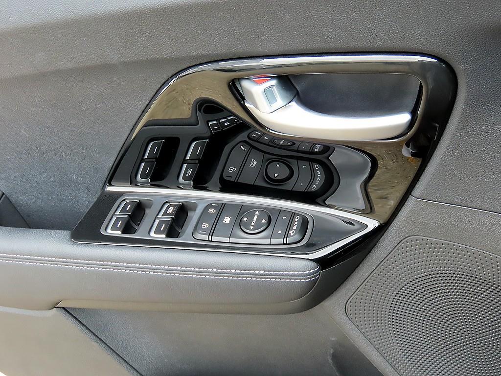 Kia Niro — photo 11