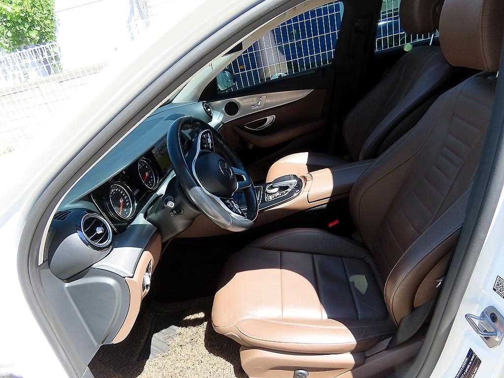 Mercedes-Benz E-Class — photo 05