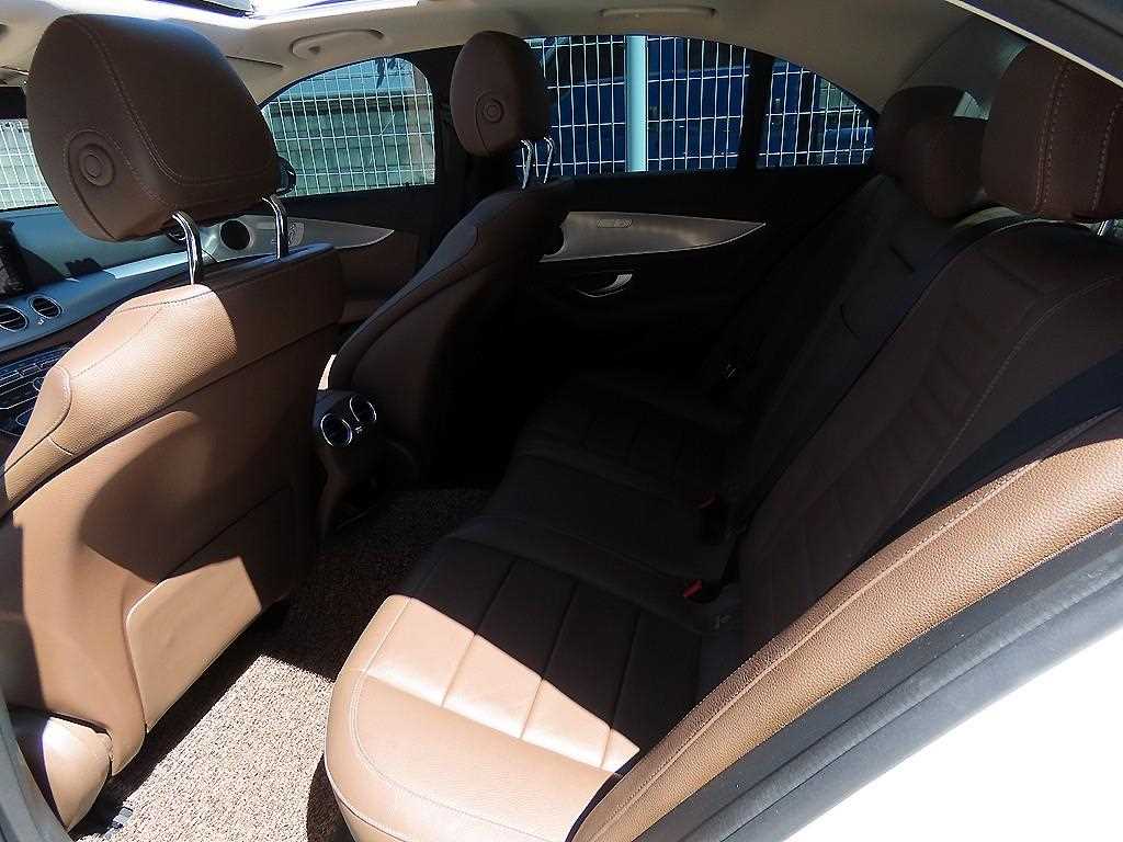 Mercedes-Benz E-Class — photo 06