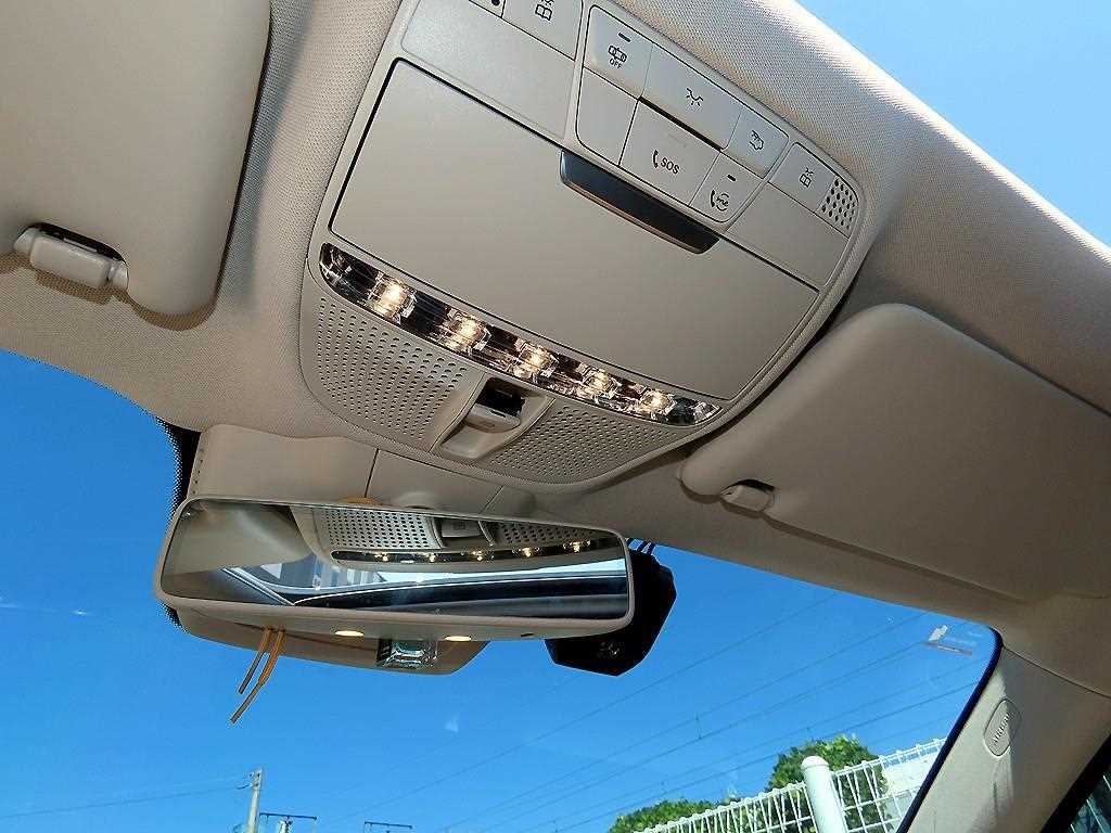 Mercedes-Benz E-Class — photo 14