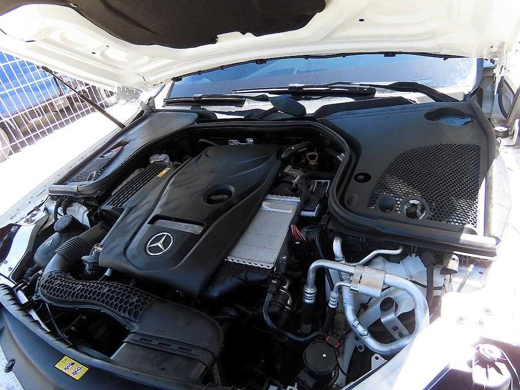 Mercedes-Benz E-Class — photo 19
