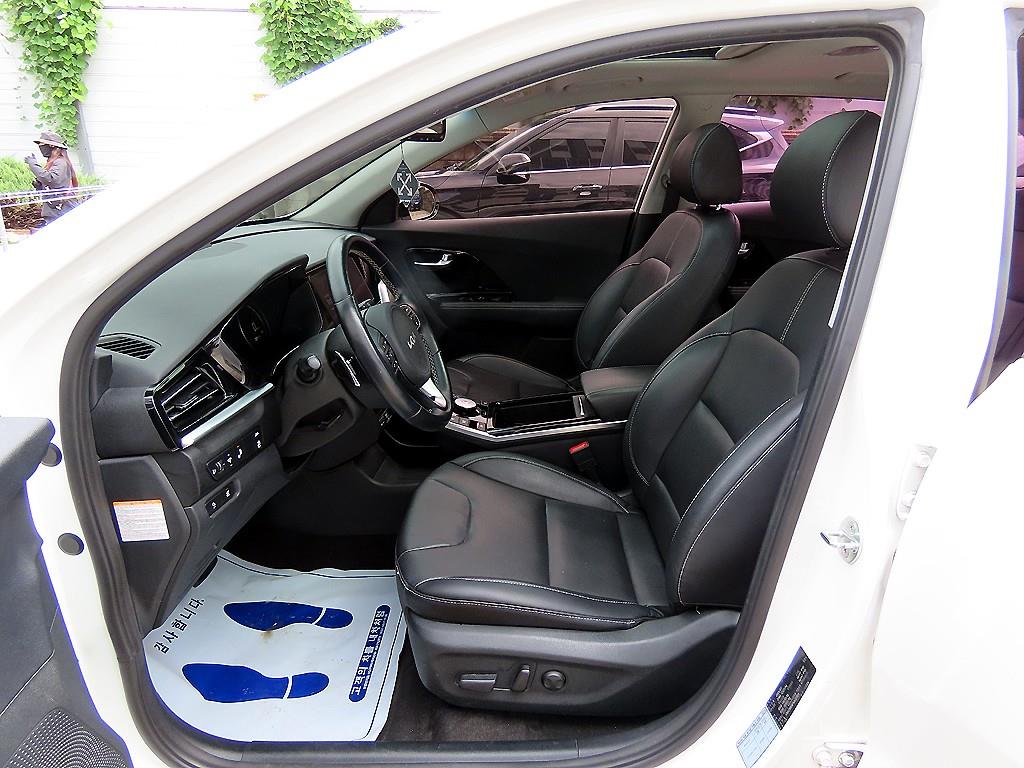 Kia Niro — photo 05