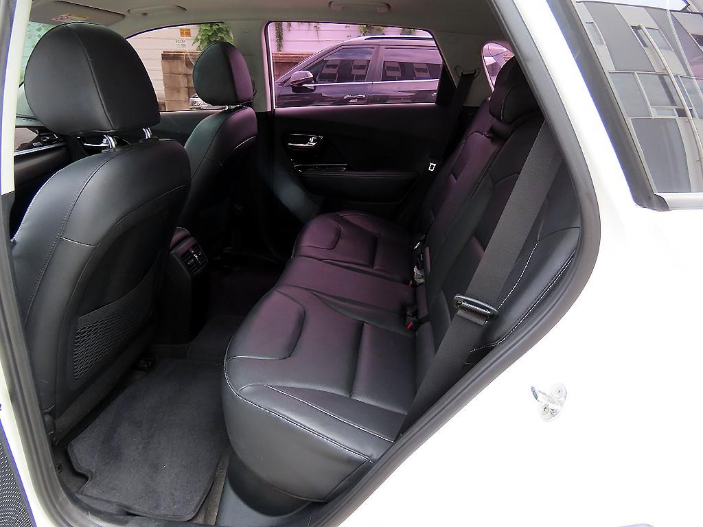 Kia Niro — photo 06
