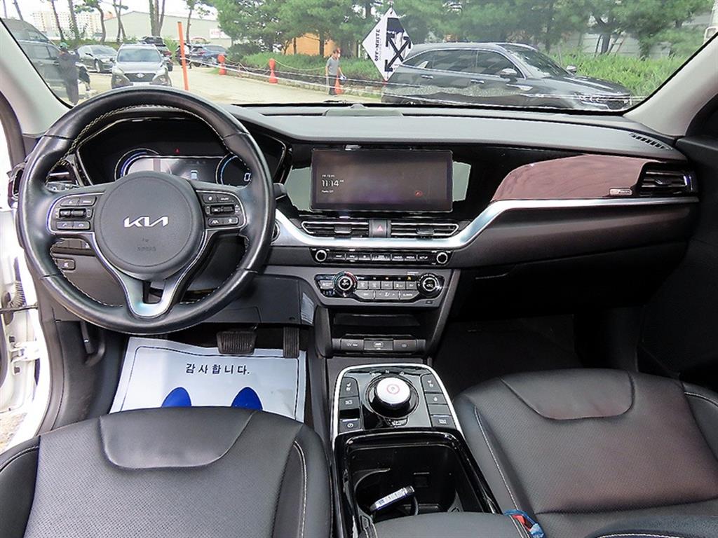 Kia Niro — photo 07