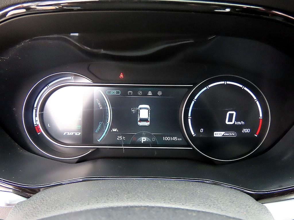 Kia Niro — photo 09