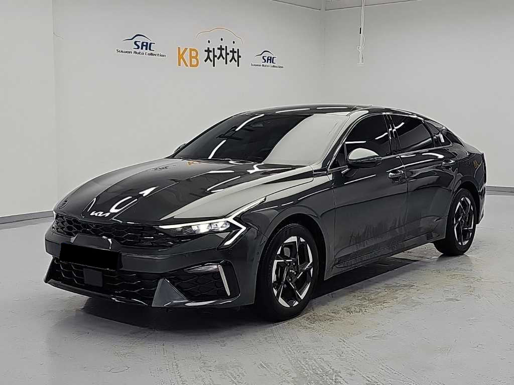 Kia K5 — photo 01
