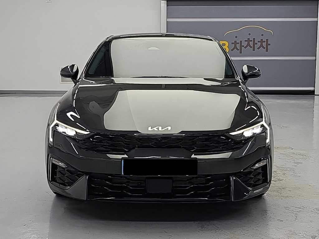 Kia K5 — photo 02