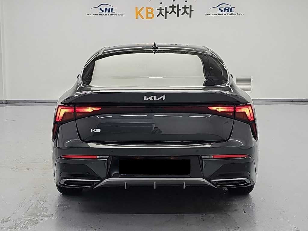 Kia K5 — photo 03
