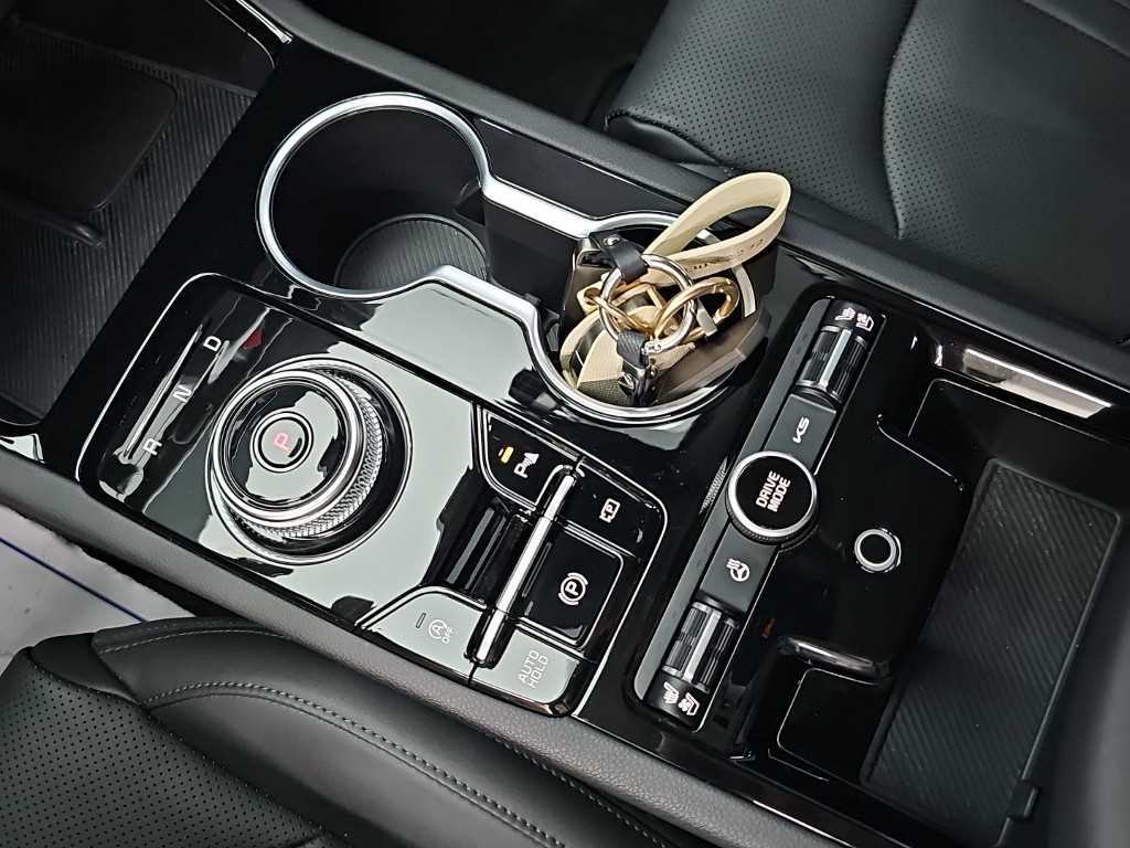 Kia K5 — photo 08