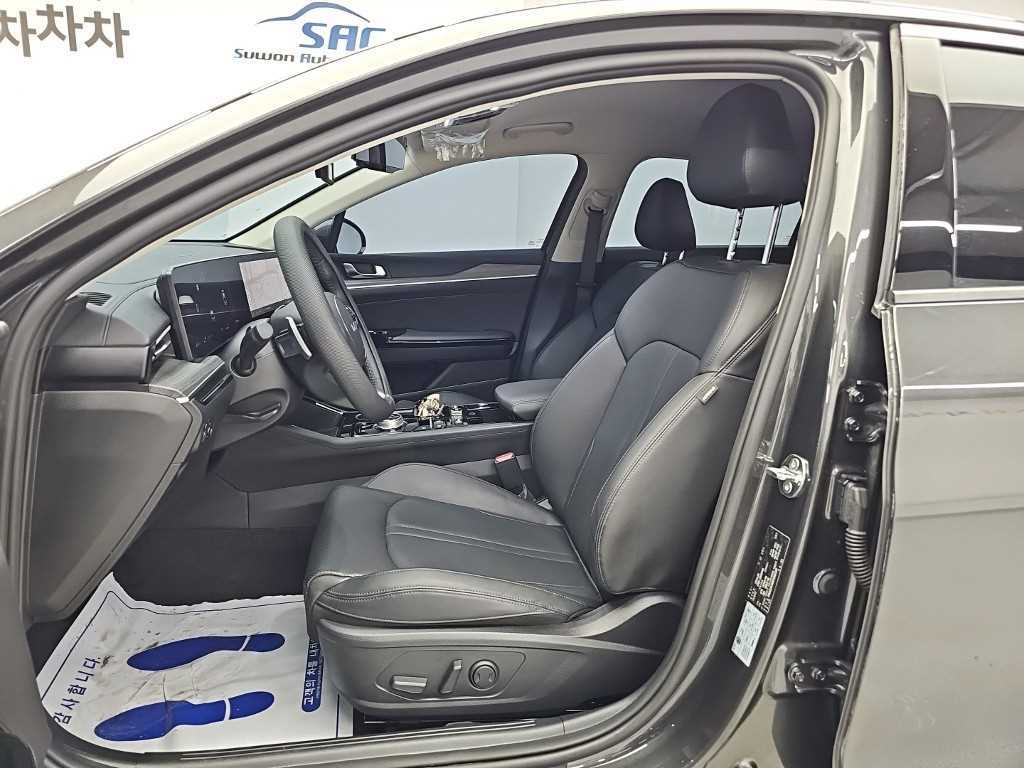 Kia K5 — photo 11