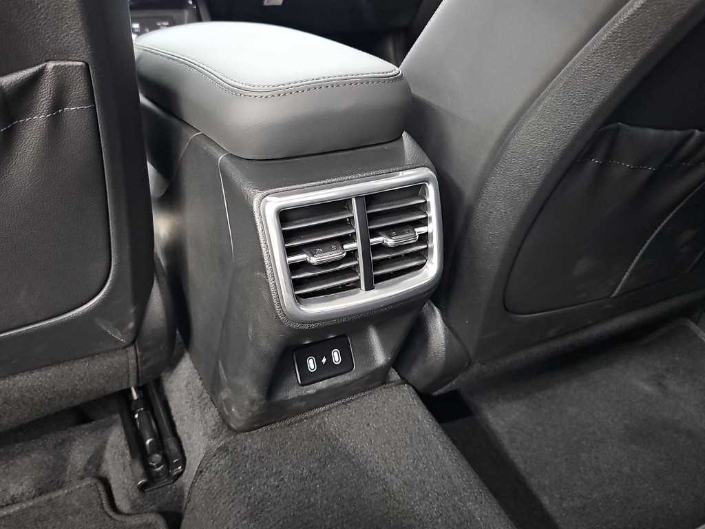 Kia K5 — photo 13