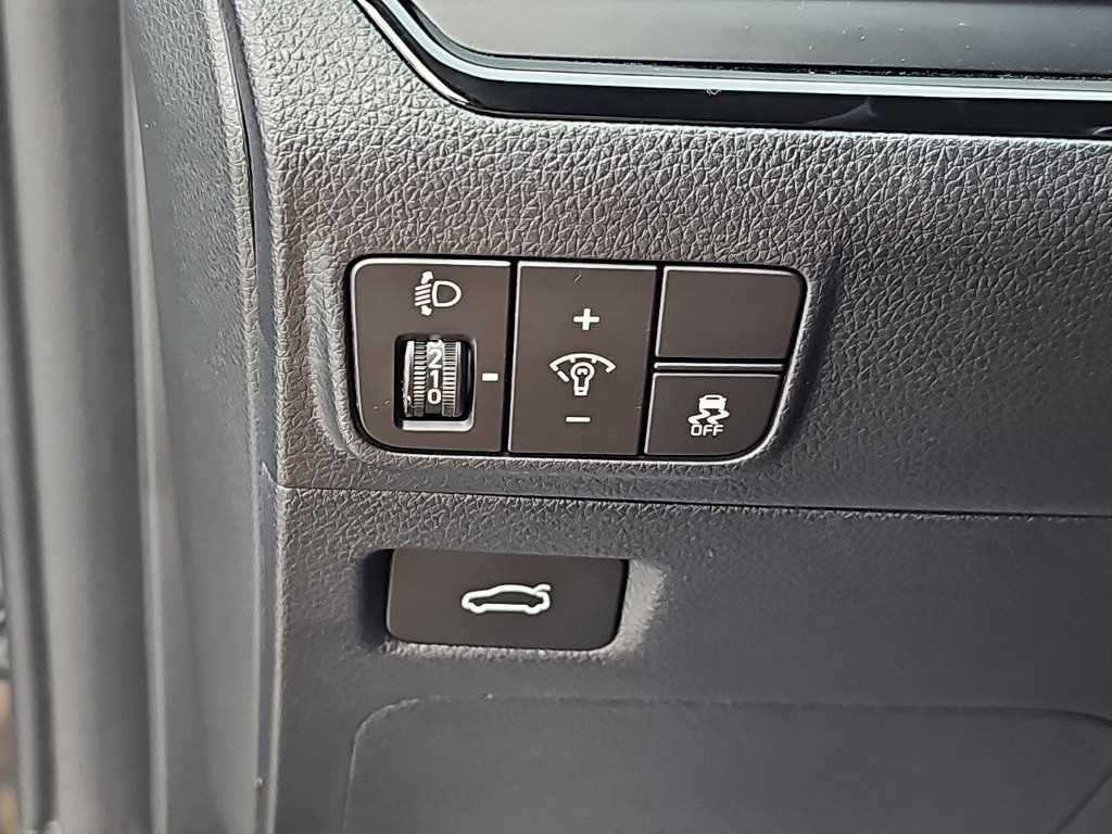 Kia K5 — photo 18