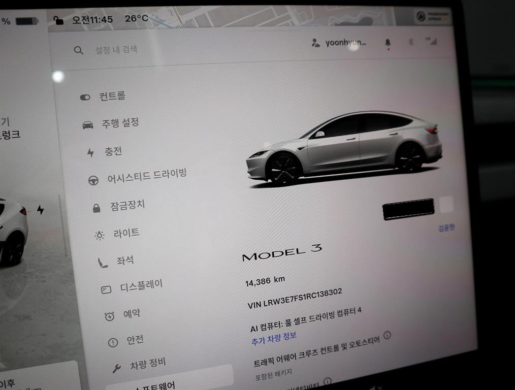 Tesla Model 3 — photo 07