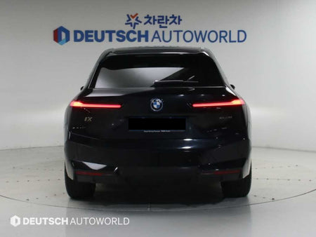 BMW iX — photo 04