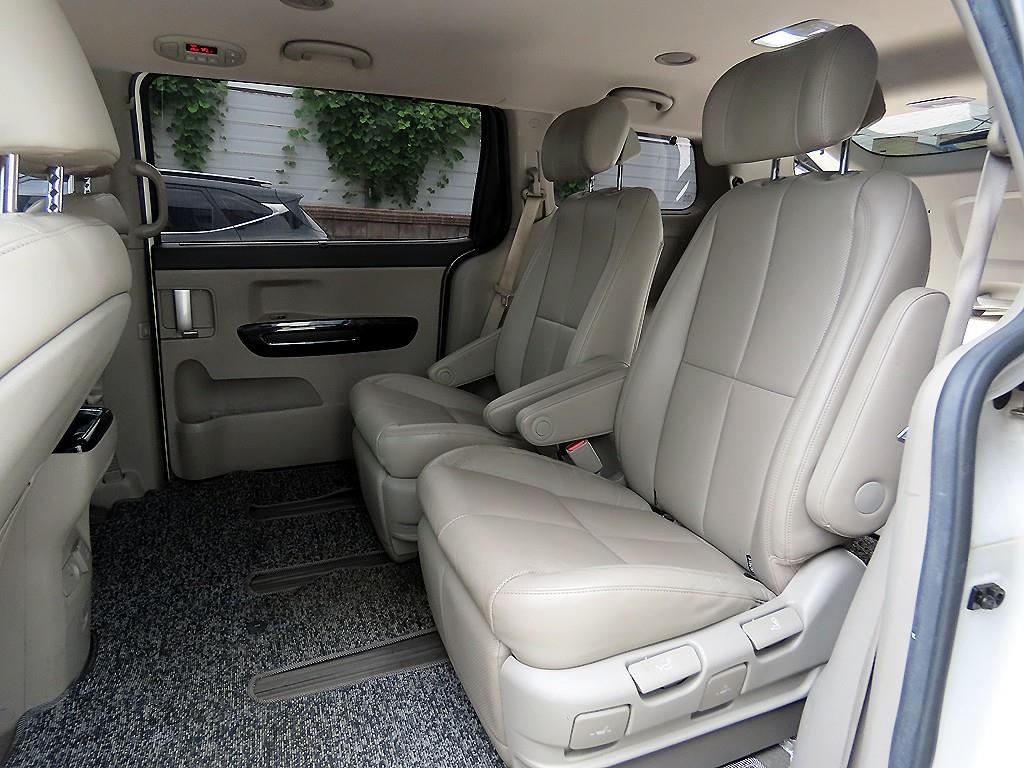 Kia Carnival — photo 06