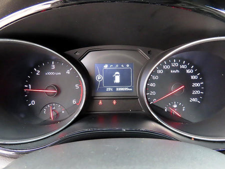 Kia Carnival — photo 09
