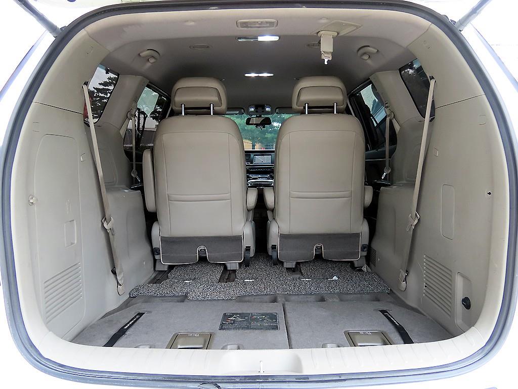 Kia Carnival — photo 17