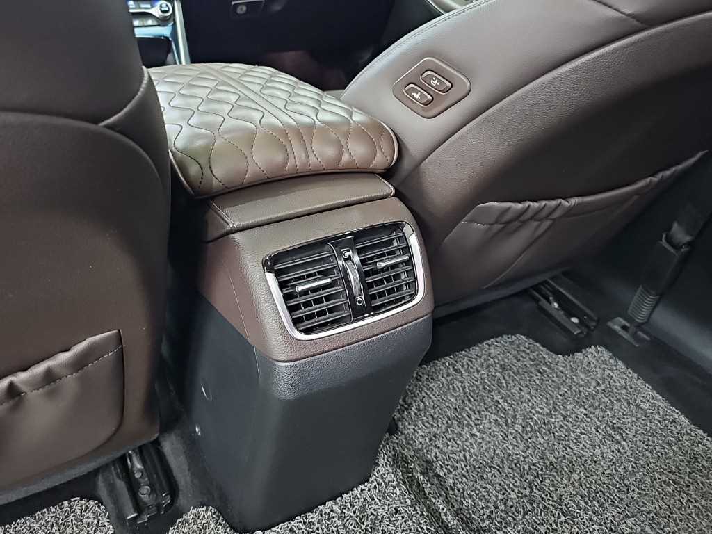 Hyundai Grandeur — photo 13