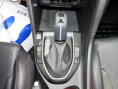 Hyundai Veloster — photo 11