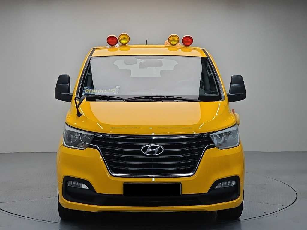 Hyundai Starex — photo 01