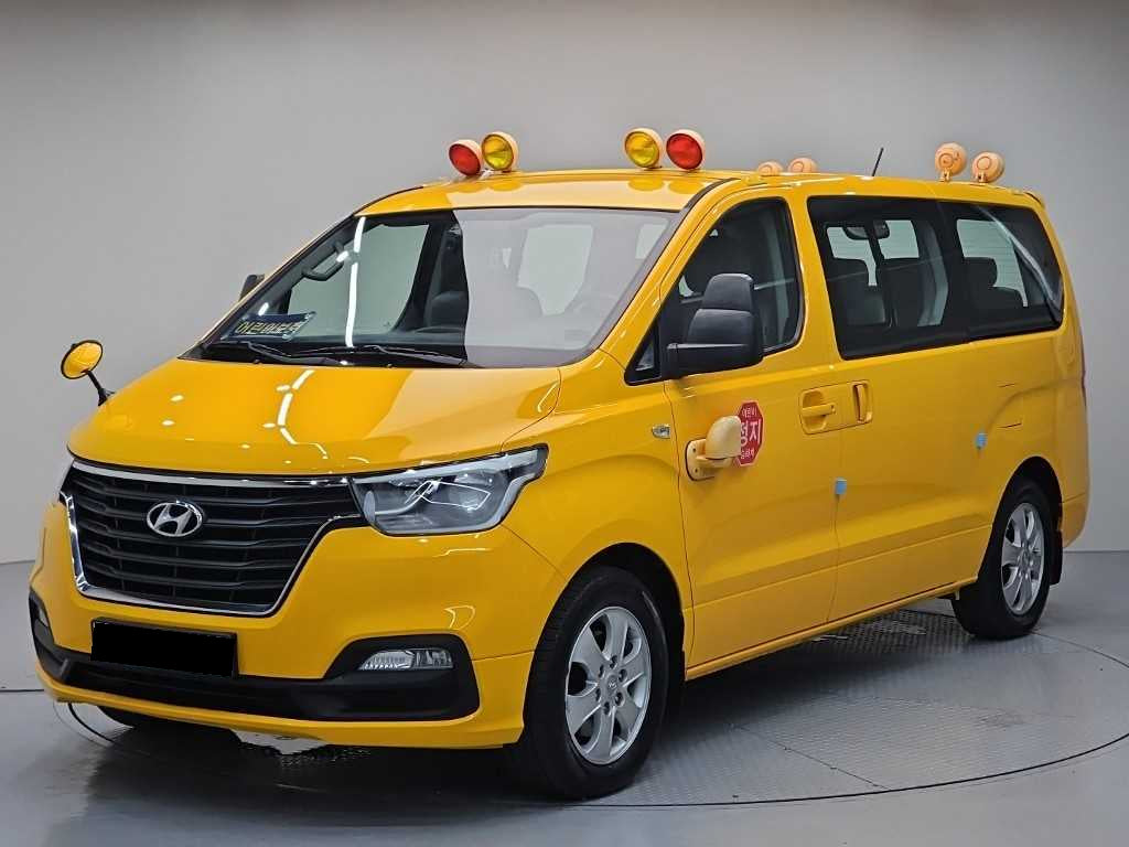 Hyundai Starex — photo 02