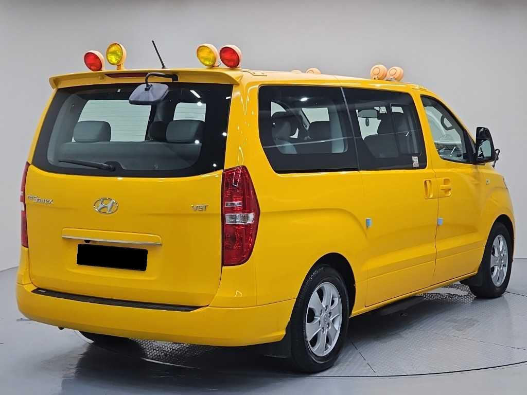 Hyundai Starex — photo 04