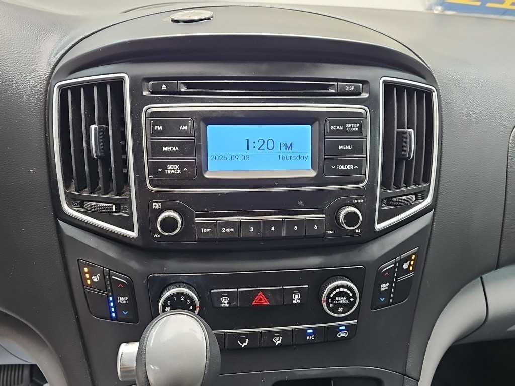 Hyundai Starex — photo 10