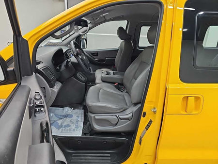 Hyundai Starex — photo 11