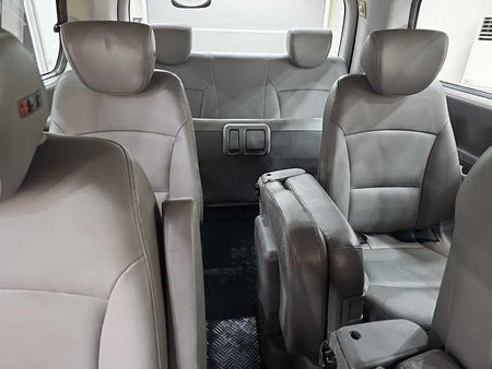 Hyundai Starex — photo 13