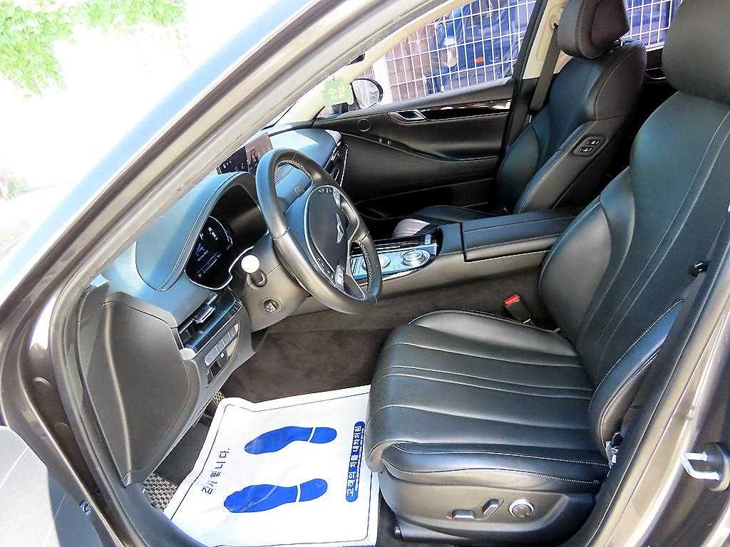 Genesis G80 — photo 05