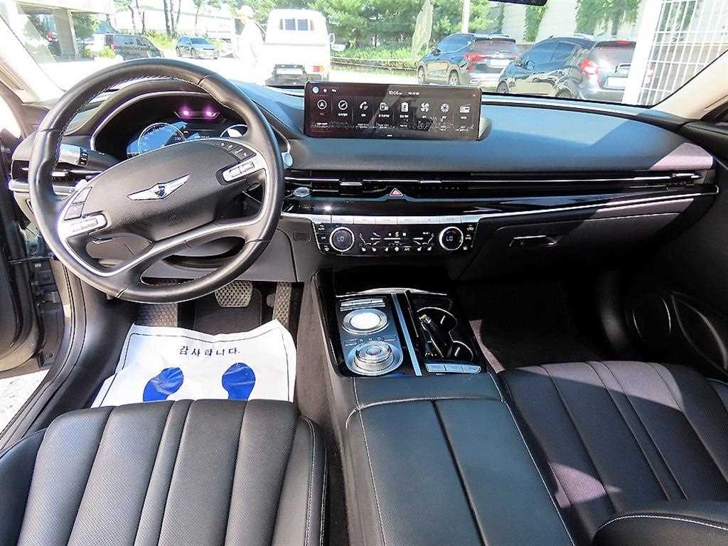 Genesis G80 — photo 07