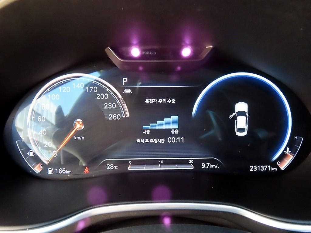Genesis G80 — photo 09