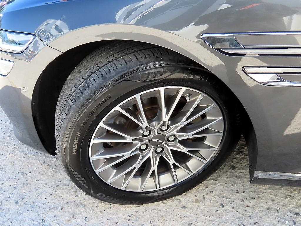 Genesis G80 — photo 20