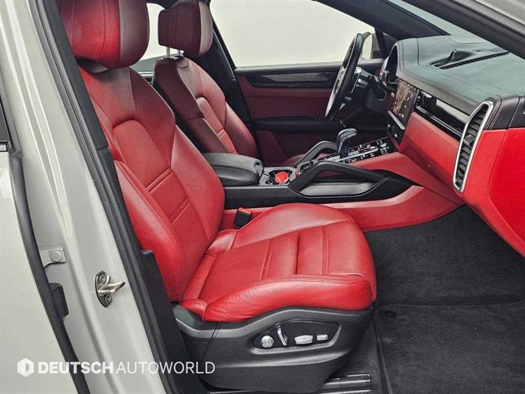 Porsche Cayenne — photo 10