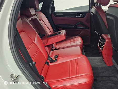Porsche Cayenne — photo 12