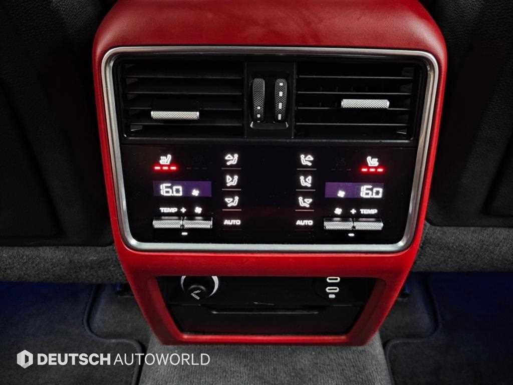 Porsche Cayenne — photo 16
