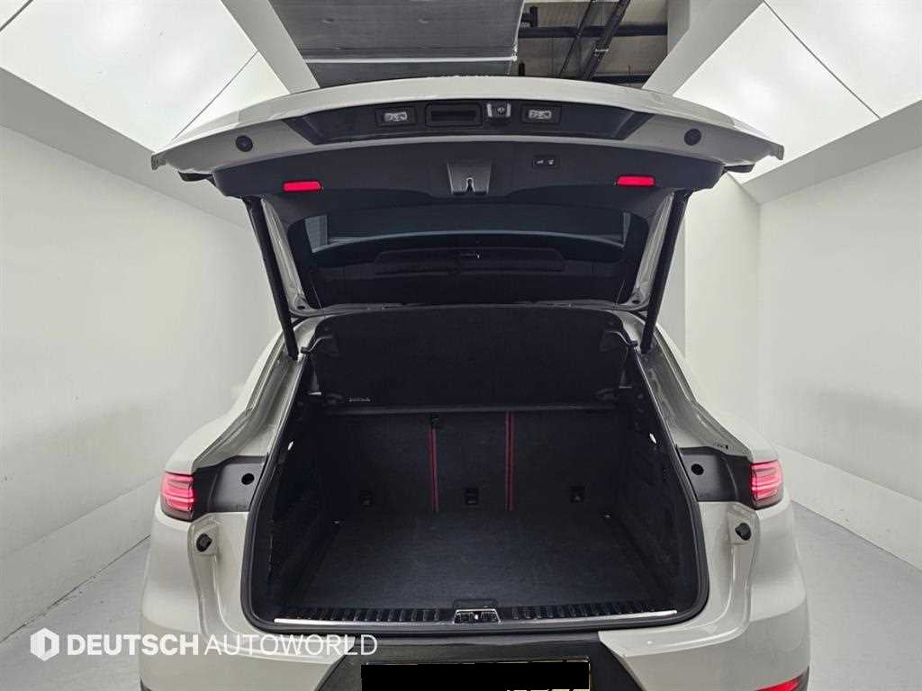 Porsche Cayenne — photo 19