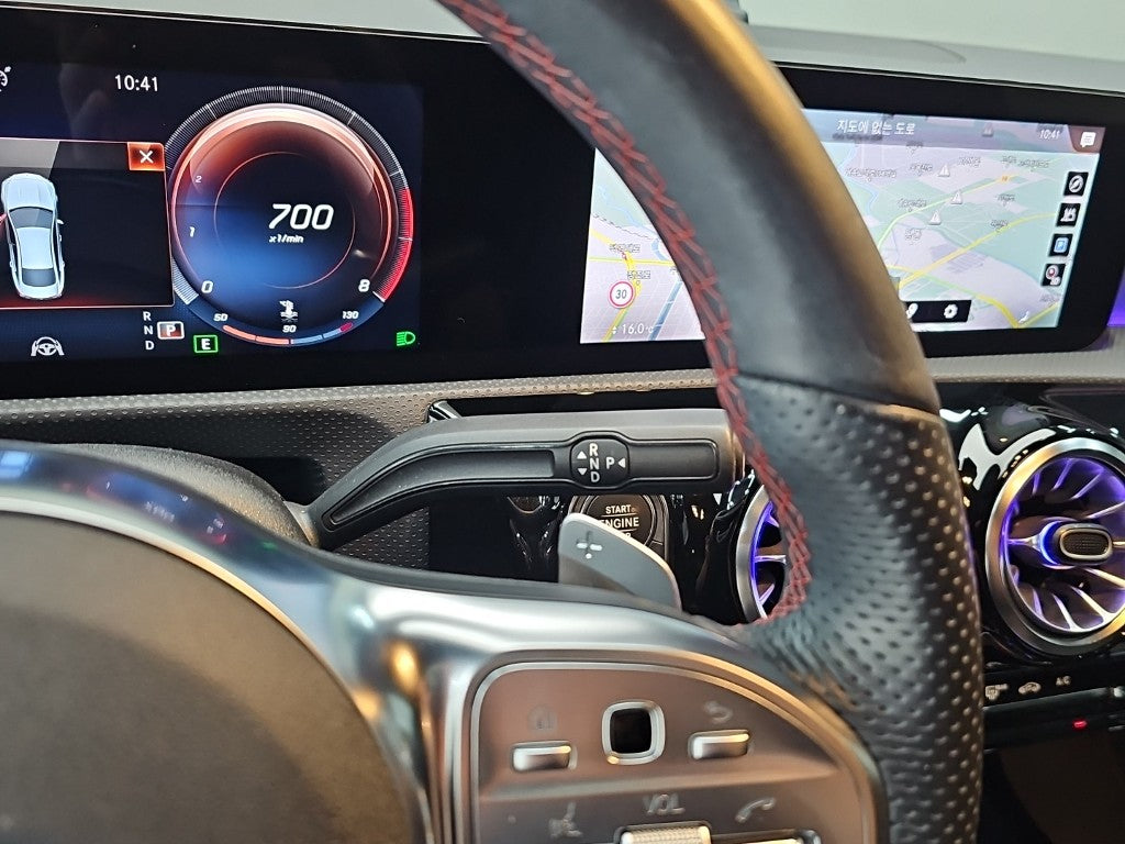 Mercedes-Benz CLA-Class — photo 08
