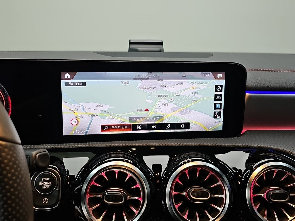 Mercedes-Benz CLA-Class — photo 14