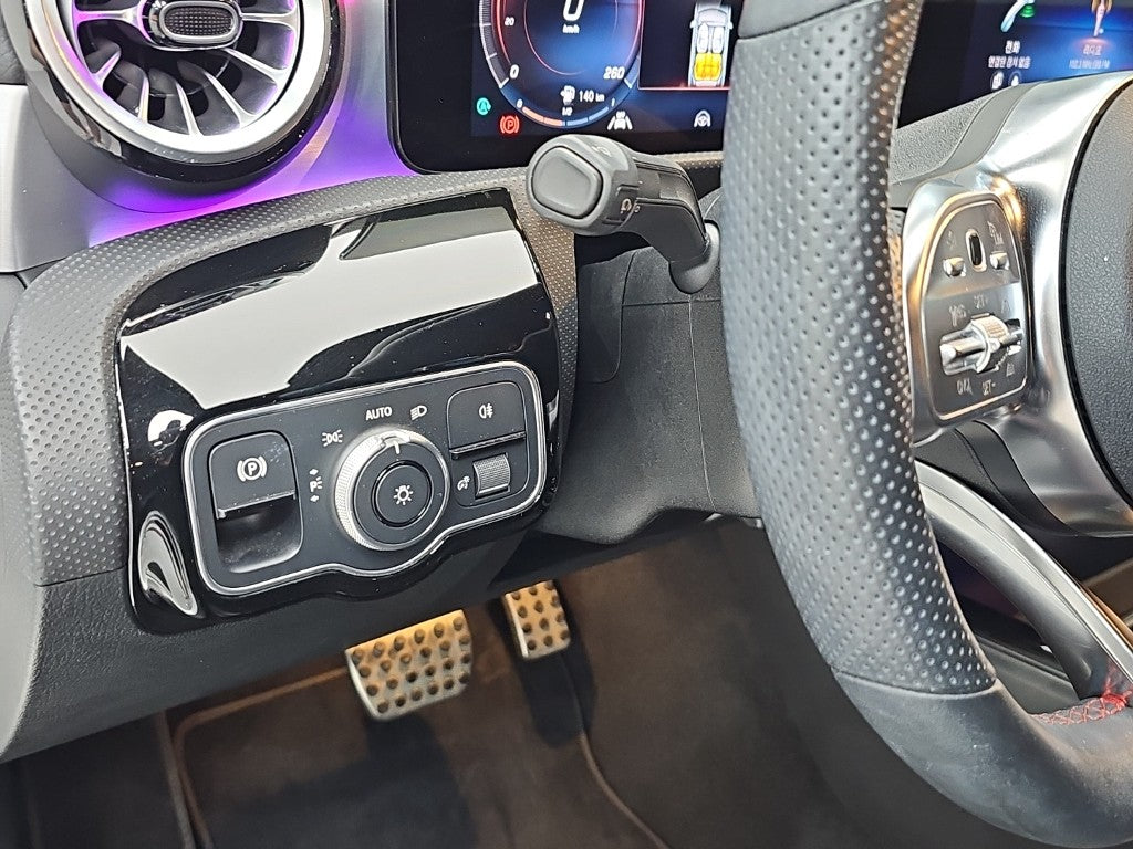 Mercedes-Benz CLA-Class — photo 17
