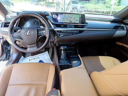 Lexus ES — photo 07