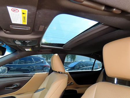 Lexus ES — photo 17