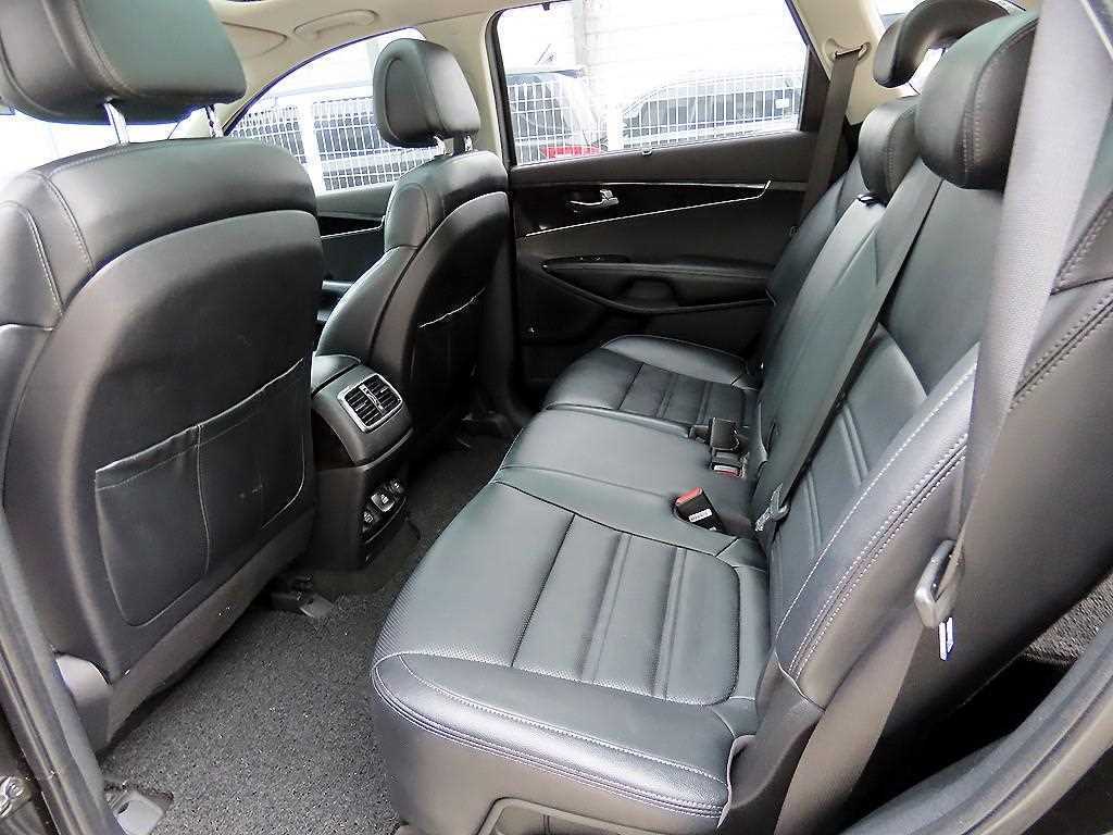 Kia Sorento — photo 06