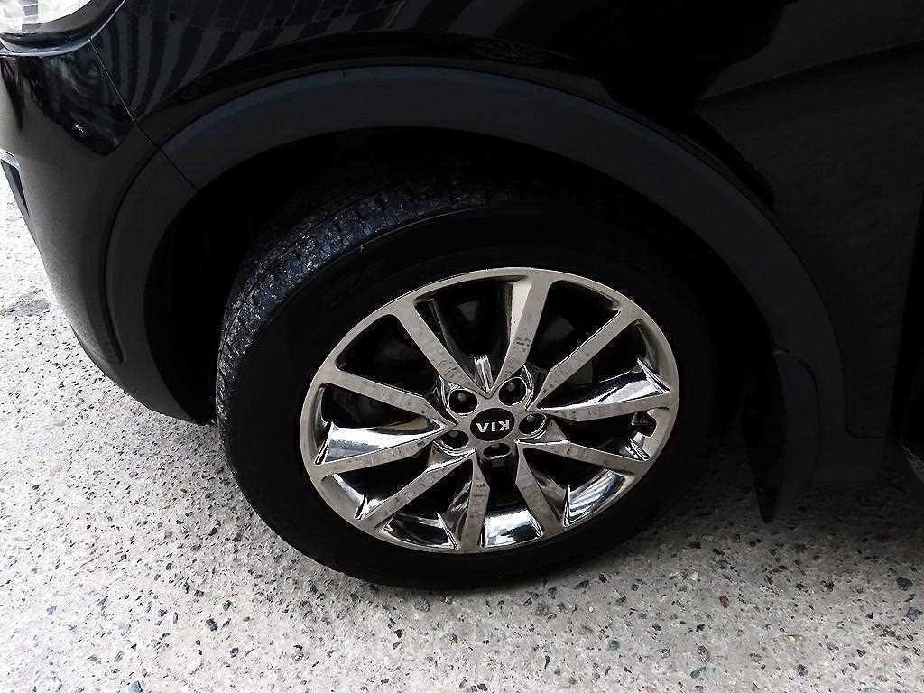 Kia Sorento — photo 20