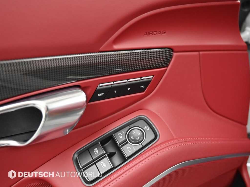 Porsche 718 — photo 15