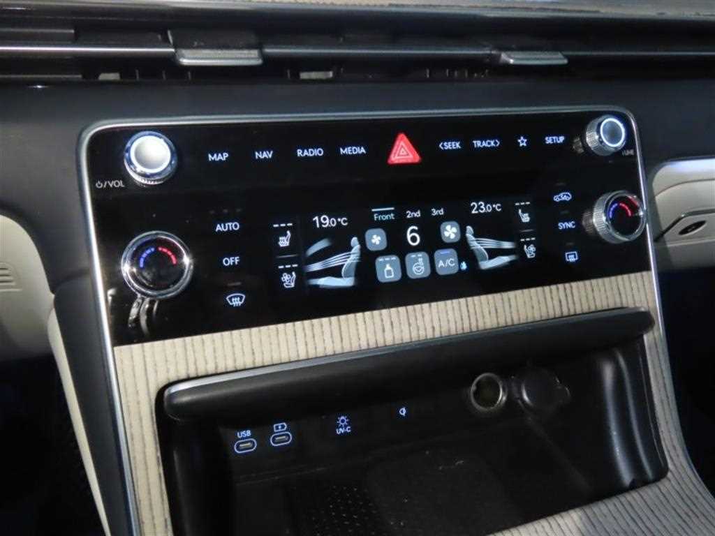 Genesis GV80 — photo 07