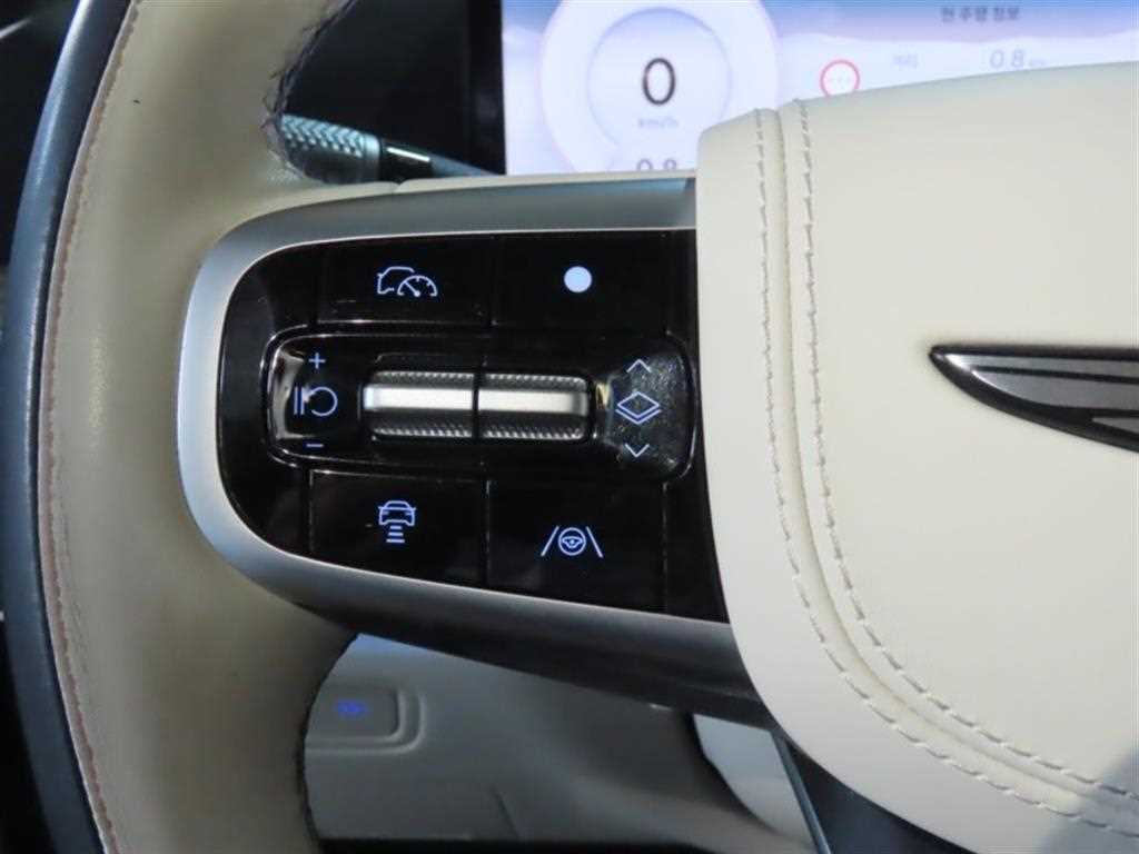 Genesis GV80 — photo 11