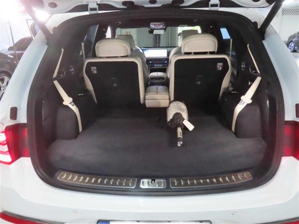 Genesis GV80 — photo 17