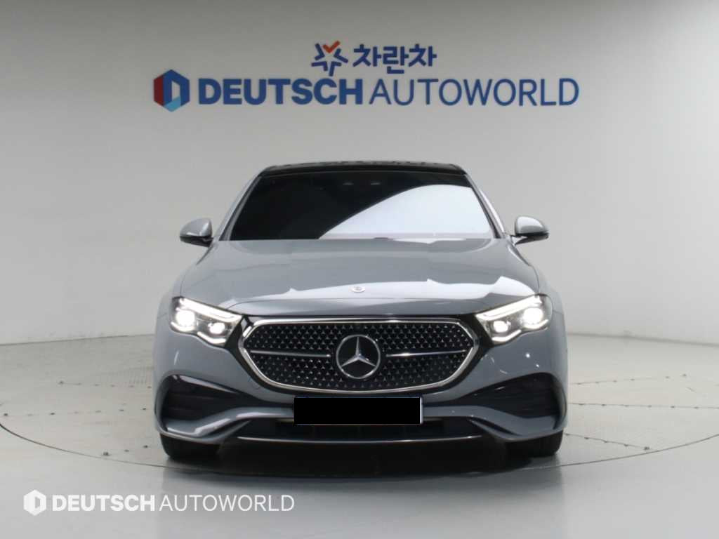 Mercedes-Benz E-Class — photo 03