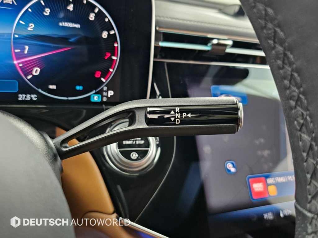 Mercedes-Benz E-Class — photo 09